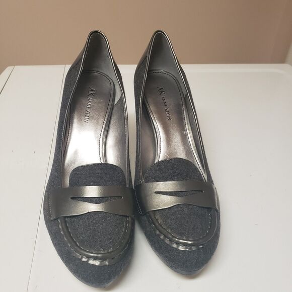 Anne Klein Women’s Two-Tone Grey Penny Loafer High Heels Size 10M Pre-Owned Good - Picture 7 of 15
